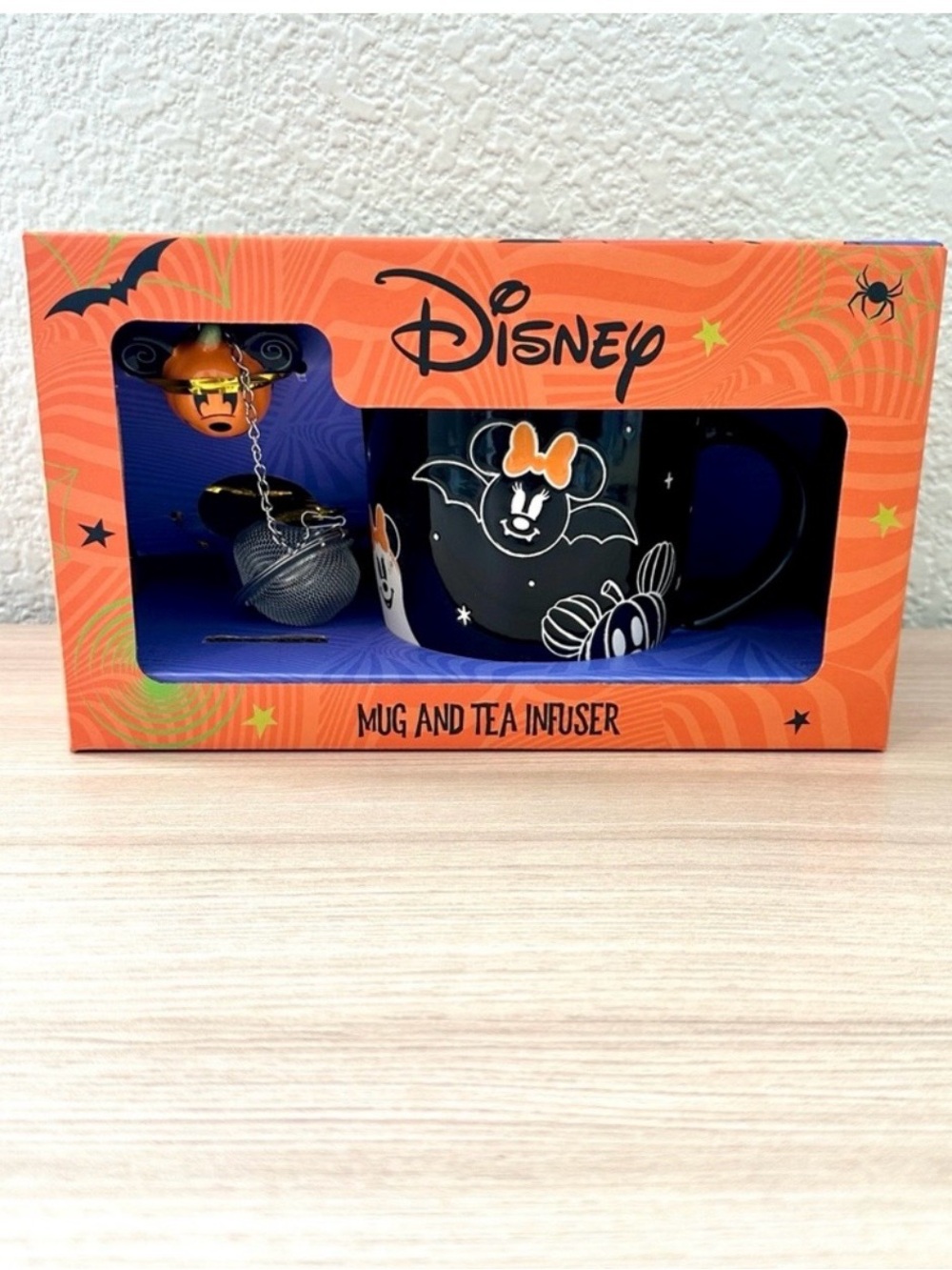 Disney Mickey & Minnie Mouse
Halloween Pumpkin Mug Tea Infuser 2
Piece Set - Picture 2 of 6